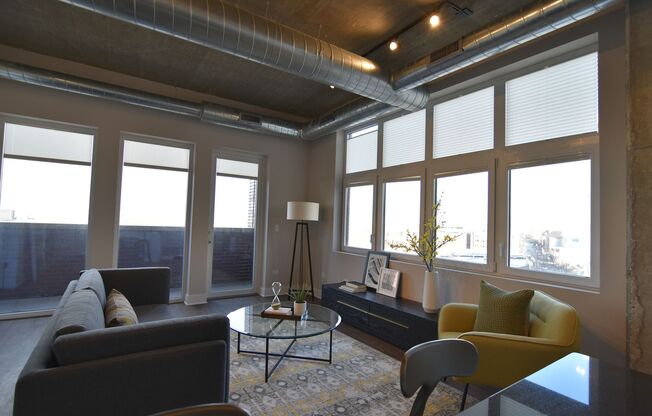 1 bed, 1 bath, 642 sqft, $3,150, Unit 3833-701