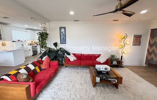 2115 TRAYMORE RD