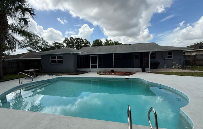 Pretty 3/2 Pool Home in Spring Oaks Community in Altamonte!