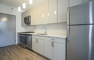 830 W VANBUREN