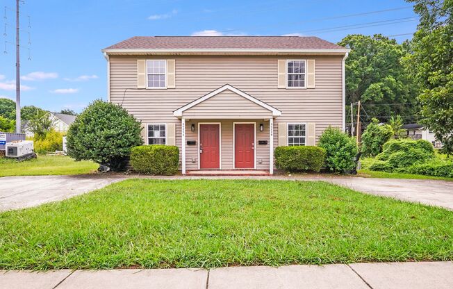 2BR Updated Duplex Near South Park – Cozy, Convenient & Move-In Ready!