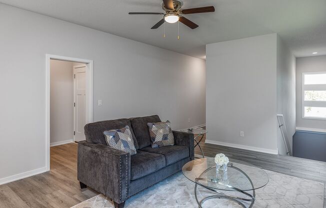 Great 3 Bedroom Single-Family Home in Urbandale