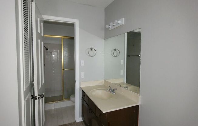 2 beds, 2 baths, 925 sqft, $1,200, Unit 222
