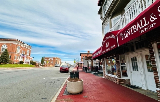 40 W. Broadway Street