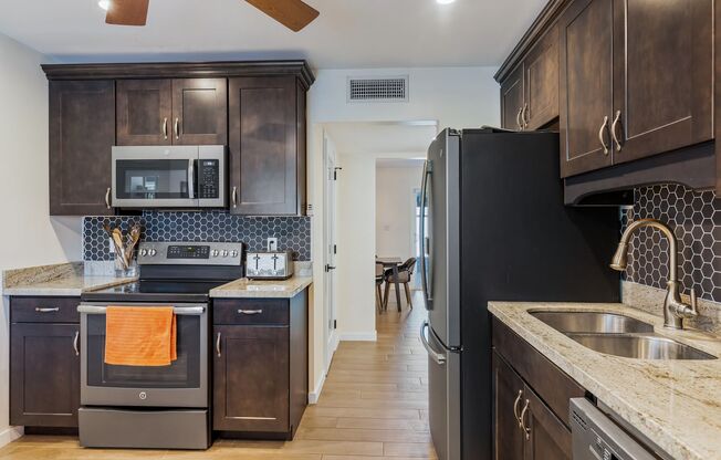 Cute 3 Bedroom 2 Bath In Phoenix!