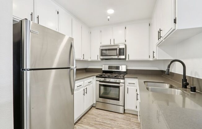 1 bed, 1 bath, 700 sqft, $1,948, Unit 405