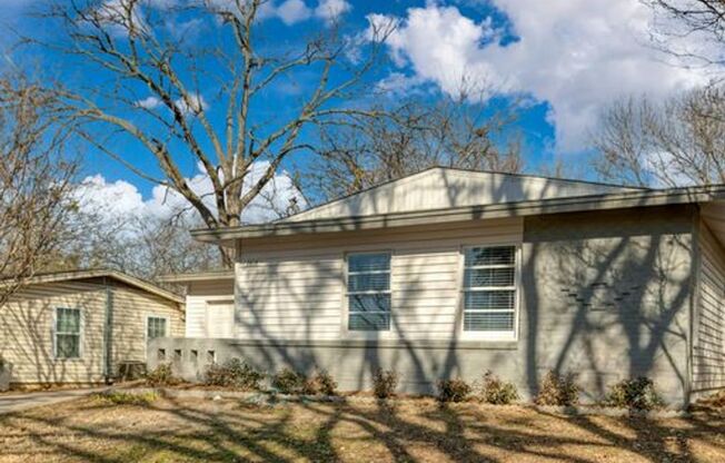 Charming updated home in the heart of Farmers Branch