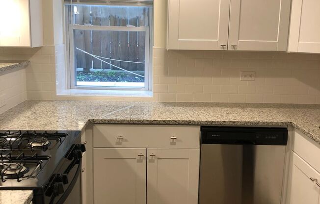 1220 N WASHTENAW