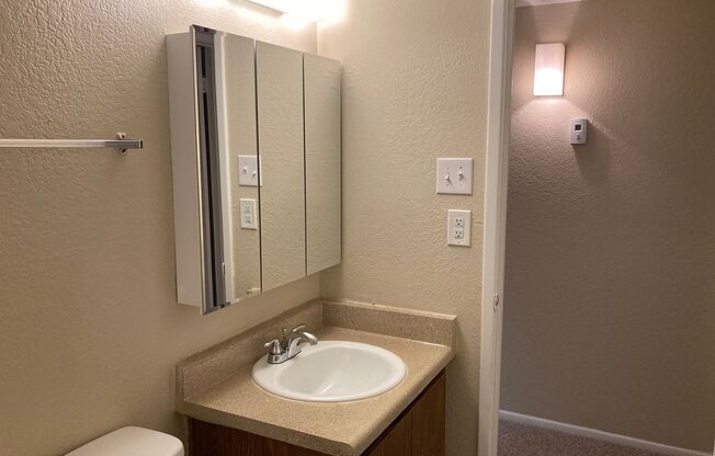 1 bed, 1 bath, 670 sqft, $1,175, Unit 101k