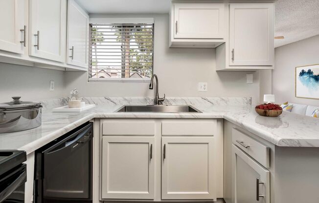 2 beds, 1 bath, 766 sqft, $1,239, Unit 2141