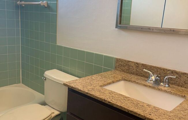 2 beds, 1 bath, 875 sqft, $1,325, Unit 1210-024