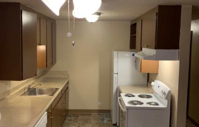 2 beds, 1 bath, 1,024 sqft, $1,495, Unit 1927 H