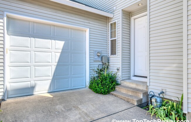 Delightful 3 Bed | 2.5 Bath Townhome | Beaverton | Minutes to Shopping, Dining & Parks | Prime Location