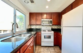 Beautiful 2B/2BA townhouse located in El Cajon!