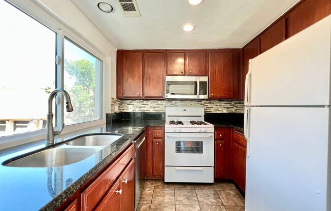 Beautiful 2B/2BA townhouse located in El Cajon!