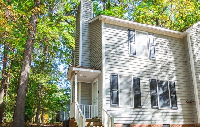 2 bed, 1.5 bath Duplex in American Village Minutes to Duke University!