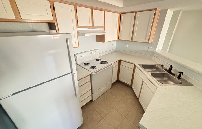 2 beds, 2 baths, $1,295, Unit UNIT 1129