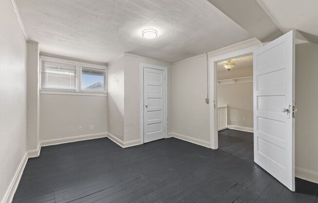 2 beds, 1 bath, 857 sqft, $1,025, Unit 11
