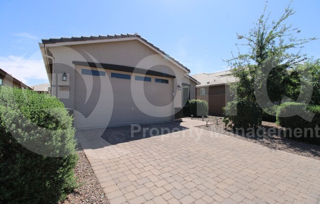 1687 W HARRIS AVE