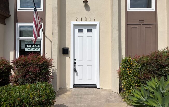 HUNTINGTON BEACH 2 BED, 2 BATH CONDO- $3,200 (VILLA PACIFIC)