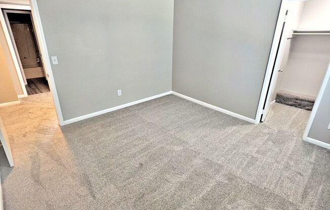 2 beds, 1.5 baths, 1,044 sqft, $950, Unit 7D