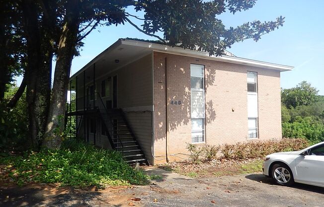 MODERN 2/1 TWN 2nd Story Unit w/ Washer/Dryer! Walk to Downtown! $1150/month Avail NOW!
