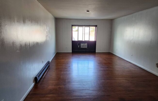 Studio, 1 bath, 1 sqft, $725, Unit Apt 8