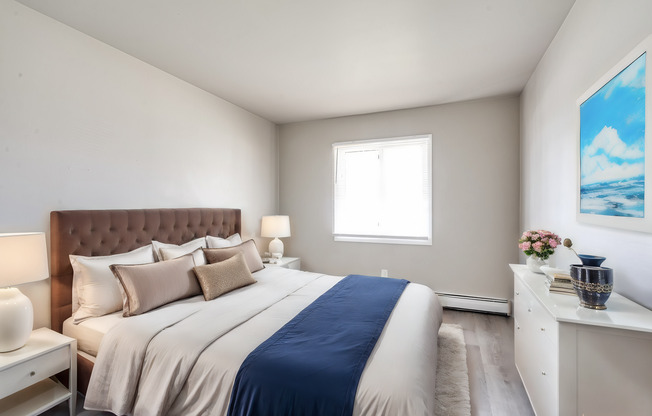 2 beds, 1 bath, 895 sqft, $1,599, Unit 2434 - 2