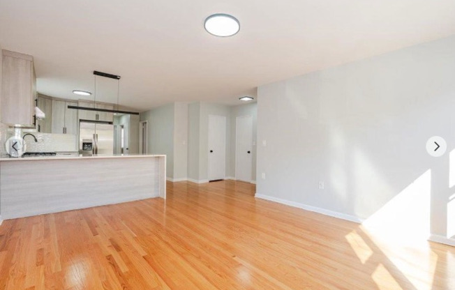 1181 NEIL AVE