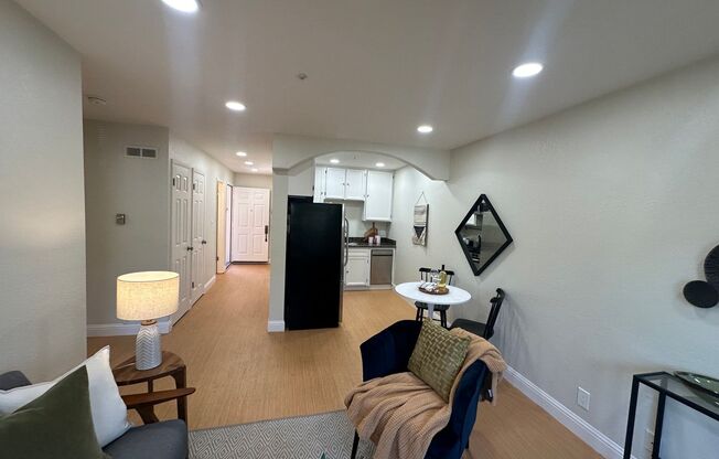 Amazing Location by the Lake Merritt, Gorgeous 2BR/2BA