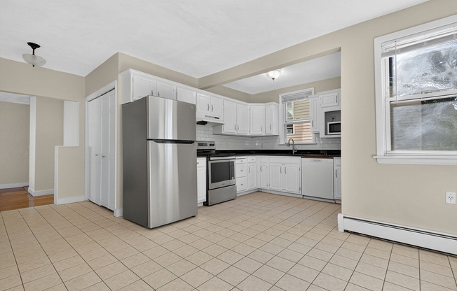 4 beds, 1 bath, 1,285 sqft, $3,000, Unit 2