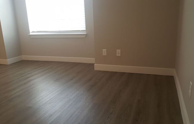 1 bed, 1 bath, 582 sqft, $1,390, Unit J 140