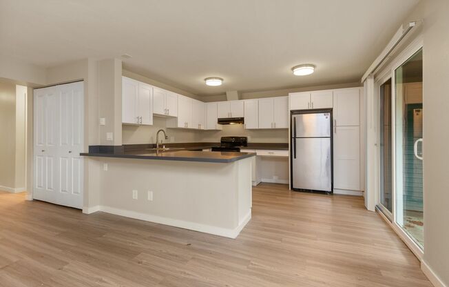 2 beds, 1 bath, 930 sqft, $1,880, Unit C207