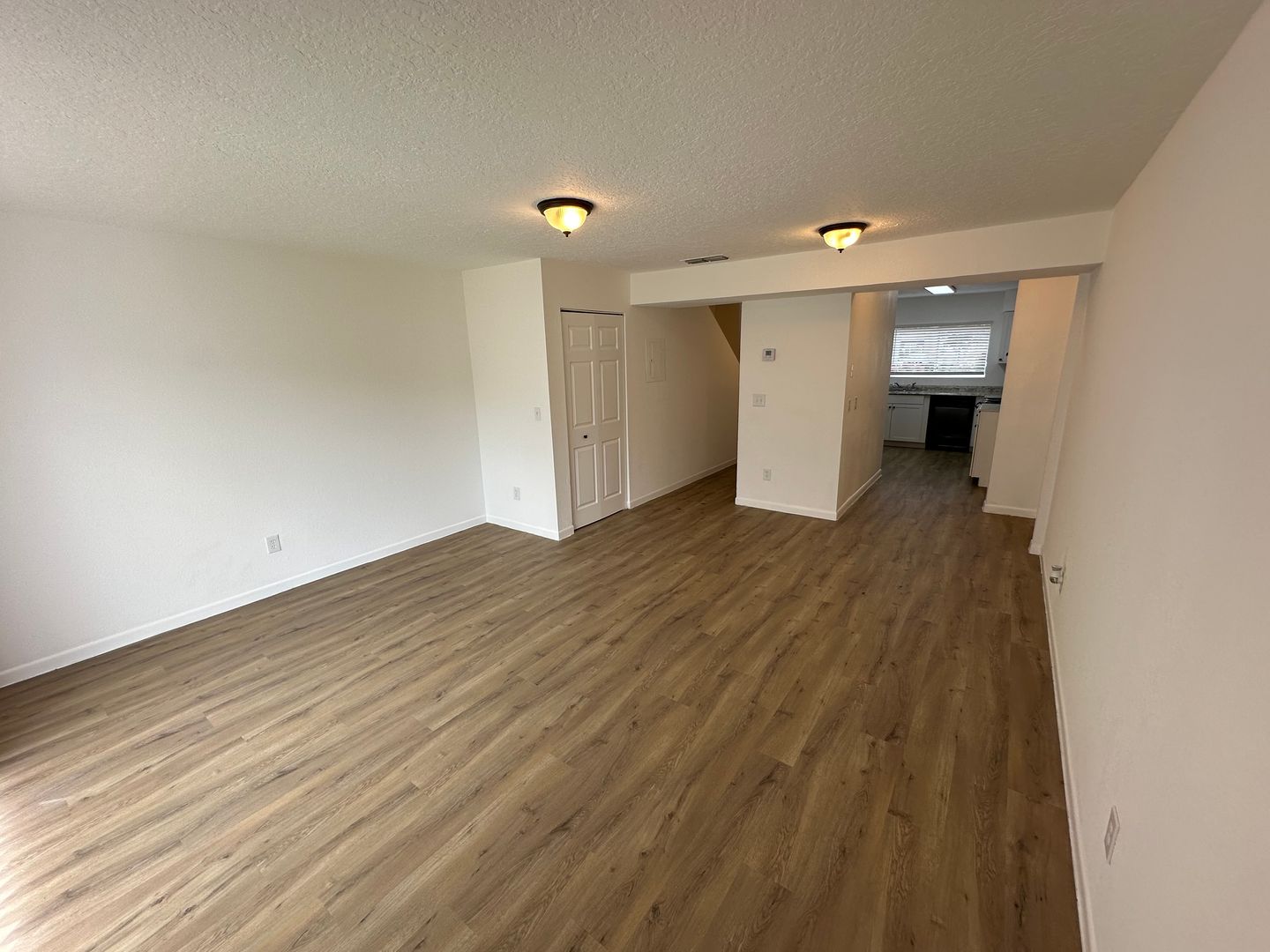 Minutes from UCF & Full Sail – Updated 2 Bedroom Townhome