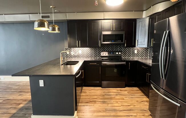 1 bed, 1 bath, 978 sqft, $1,850, Unit 504