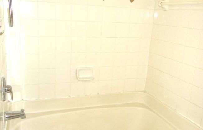2 beds, 2 baths, $2,050, Unit Unit 5103