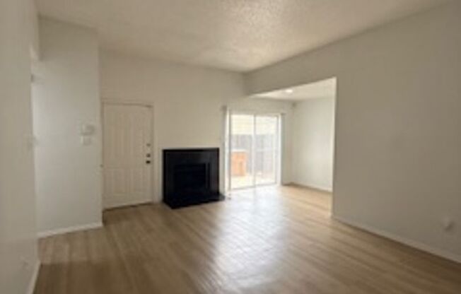 2 beds, 2 baths, 989 sqft, $1,695, Unit 11601B