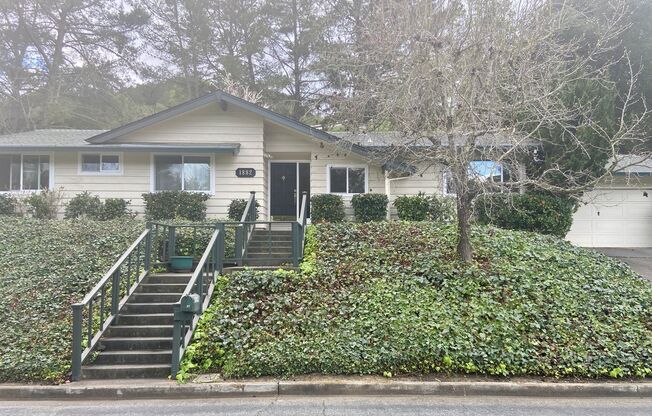 Nice Single Level Home in Moraga Available Now!