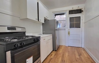 4521 N MILWAUKEE AVE