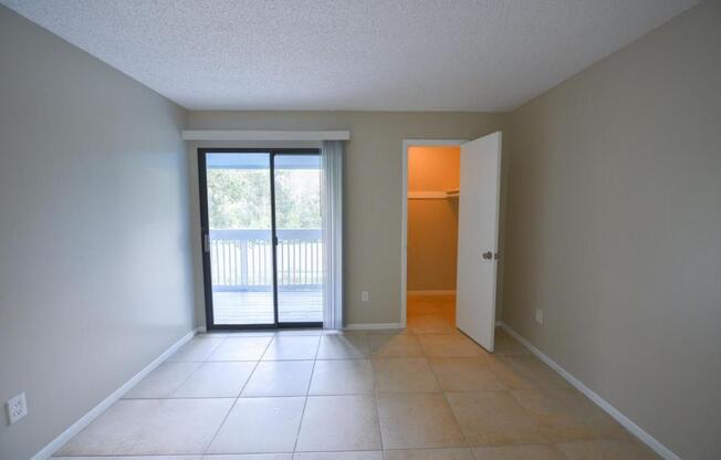 2 beds, 2 baths, 898 sqft, $1,950