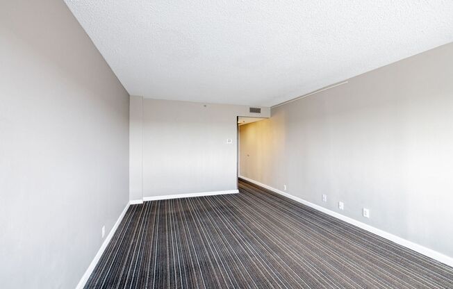 2 beds, 3 baths, 950 sqft, $1,399, Unit 217