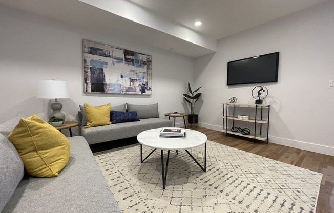 2 beds, 2 baths, 1,060 sqft, $4,000, Unit 409