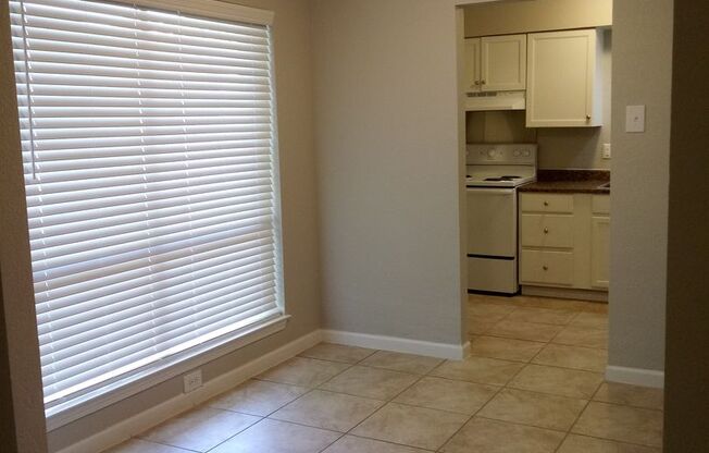 2 beds, 1 bath, 918 sqft, $1,249, Unit G224