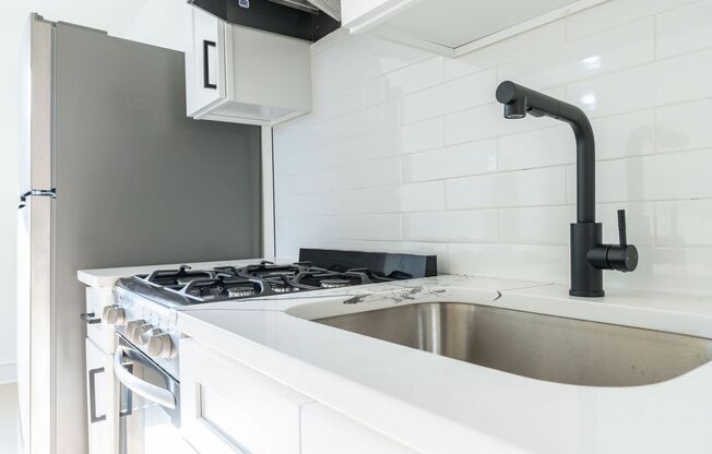 2 beds, 1 bath, 650 sqft, $1,395, Unit C8
