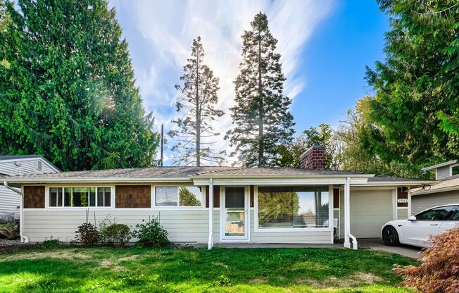 Charming 3-Bedroom Lakeridge Home with Large Fenced Backyard