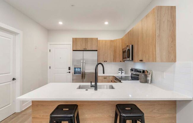 Studio, 1 bath, 420 sqft, $1,155, Unit 213