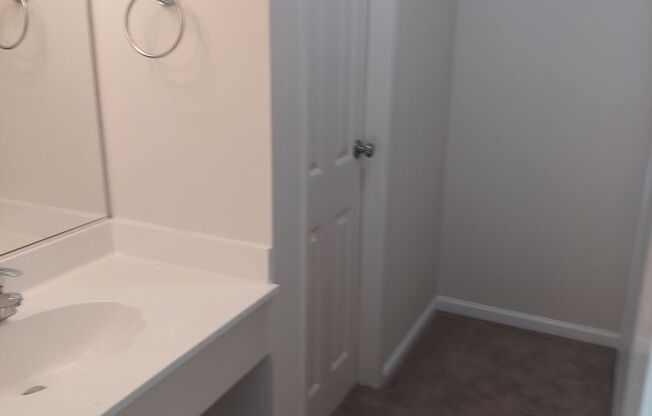 1 bed, 1 bath, 720 sqft, $2,250, Unit 107