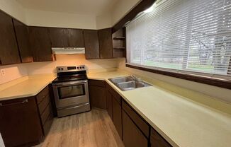 2 beds, 1.5 baths, $875, Unit #4