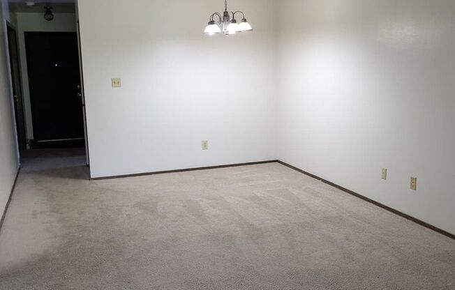 2 beds, 1.5 baths, 1,000 sqft, $1,451, Unit 8199-8199E