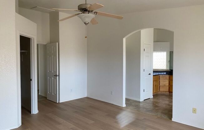 3 beds, 2 baths, $2,450, Unit Maricopa Ave